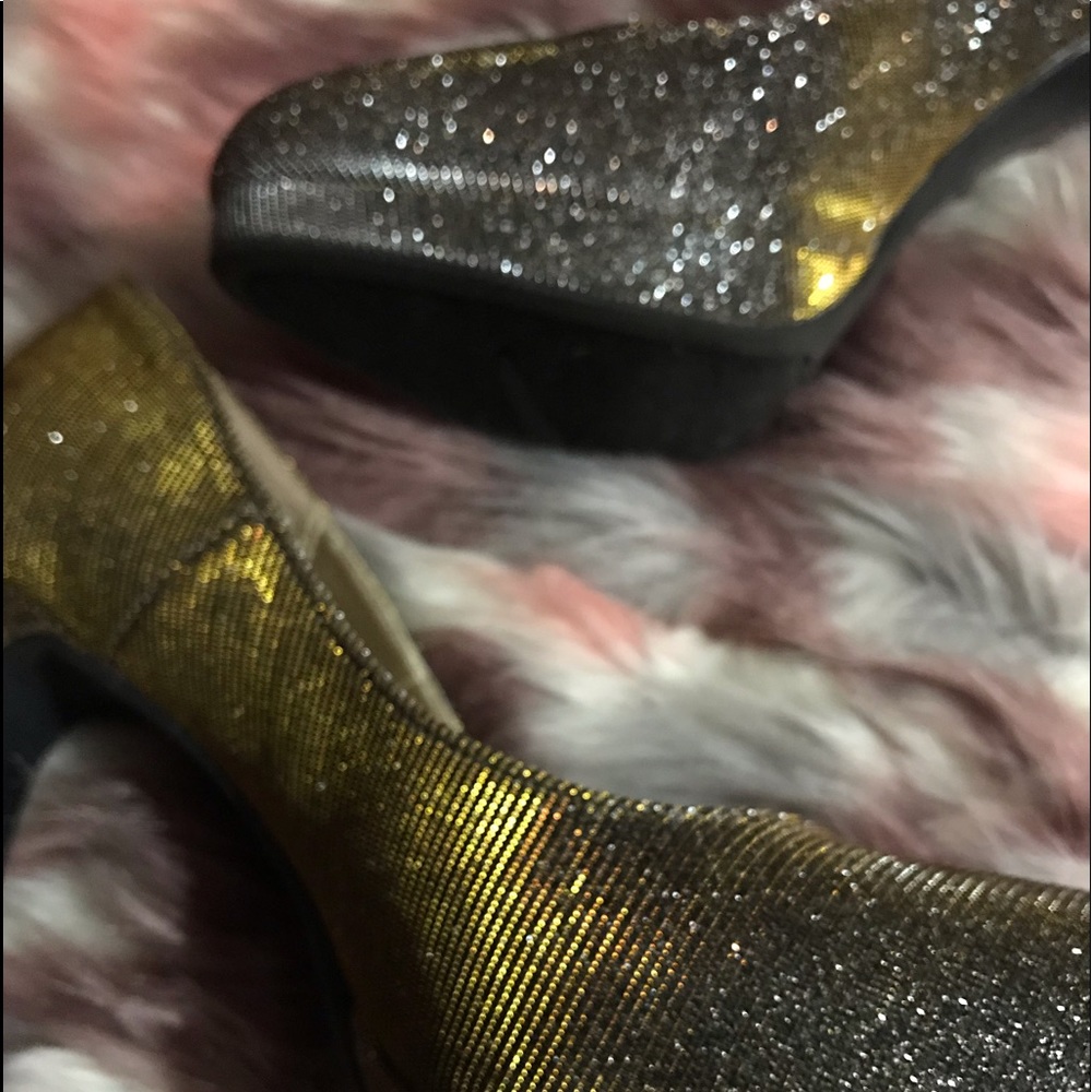 Gold/Silver Heels - Picture 6 of 7